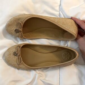 TORY BURCH Chelsea Logo Stitched Ballerina Flats 7.5 Tan